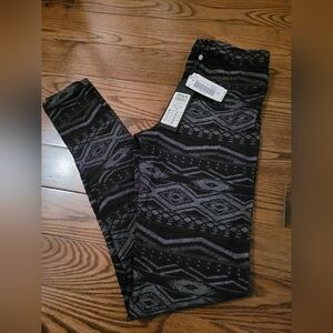 ONLY NWT Printed Leggings, stretchy.